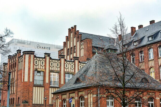 Charité Hospital Walking Tour: Exploring Berlin’s Medical History - Getting oriented: start at Robert-Koch-Platz, end by the canal