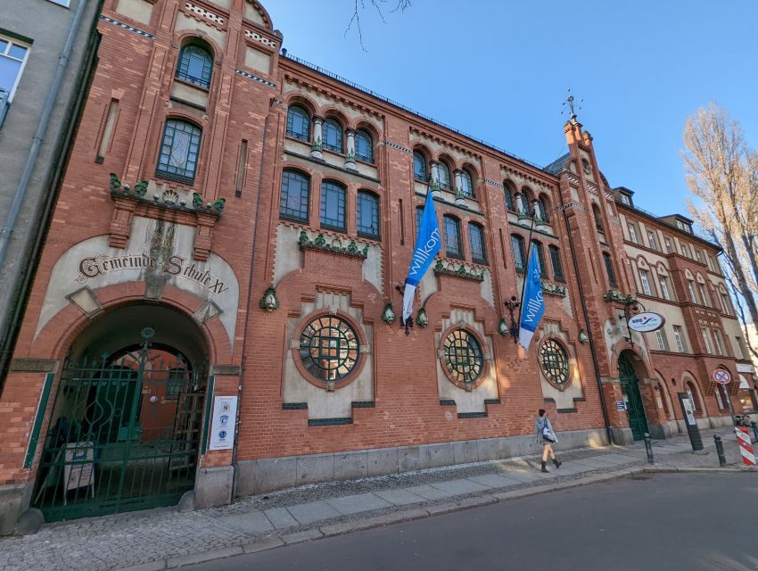 Charlottenburg: 2-Hour City Walking Tour - Luisenkirche and the 18th-century planning lesson