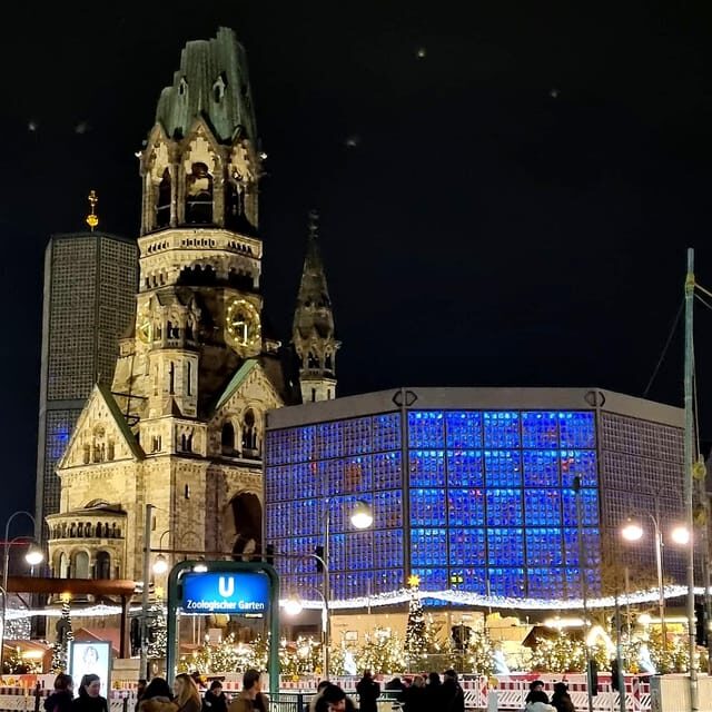 Christmas market lights tour bus through Berlin, free mulled wine (2.5 hours) - Key things to know before you go