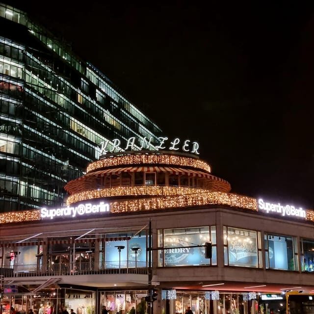 Christmas market lights tour bus through Berlin, free mulled wine (2.5 hours) - The one real hangout: Charlottenburg Palace Christmas market