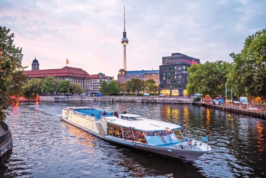 CitySightseeing Berlin HOHO Bus- All Lines (A+B) & Boat Tour - Classic Route A (Western Berlin to Mitte): where the big landmarks are