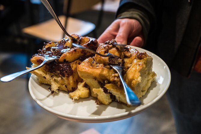 Classic Bites and Culinary Trends Neighborhood Food Tour in Berlin - Dunckerstraße: one-of-a-kind patisserie pastries