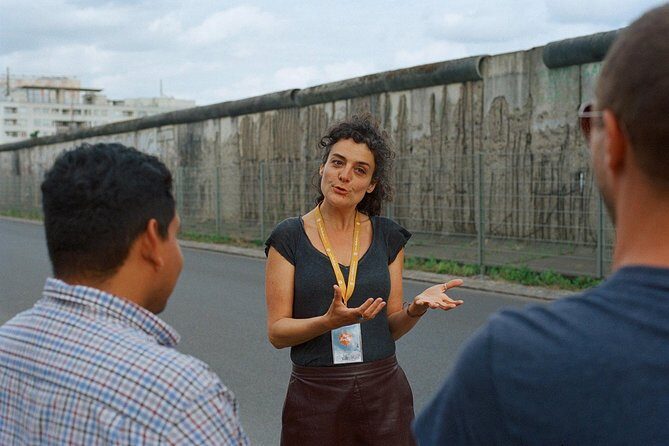 Cold War and Berlin Wall Tour in Italian - Berlin-Nordbahnhof: Ghost Stations and the Reality Underground