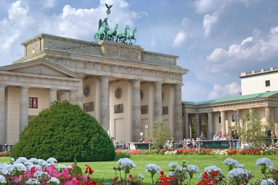 Discover Berlin Express Tour: 2hr Highlights - The Reichstag area and what democracy costs