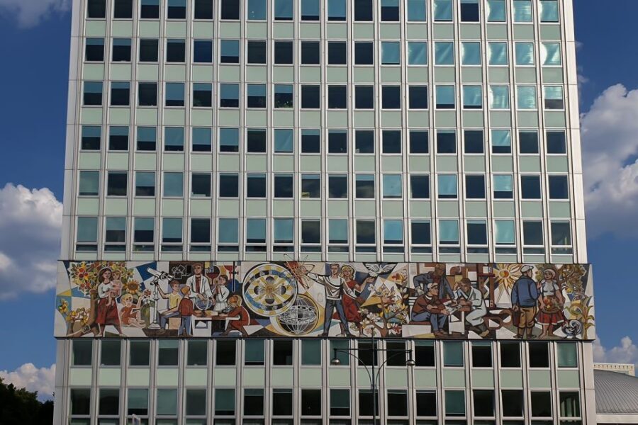 East Berlin and the Wall: Walking Tour - Bernauer Straße Wall Memorial: The Border Strip Story You Can See
