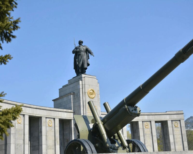 Explore Berlin Tour: History and Highlights - The Holocaust Memorial and Hitler’s Bunker: Respectful Context, Not a Quick Stop