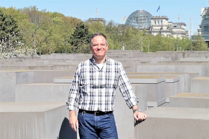 Group Walking Tour (1 - 20 people): 3 Hours the Wall, Third Reich, WW2, Cold War - Your 3-Hour Route: Brandenburg Gate to the Wall Memorial