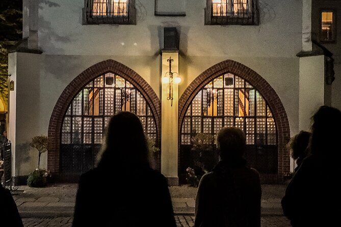 Gruseltour Berlin Haunted Ghost Walk 90-minute at Berlin Mitte city center - Stop 1: Nikolaiviertel and Why It’s a Smart Choice