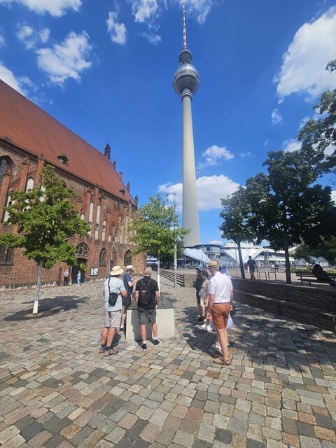 Historic Berlin Pubs & History Tour - How long you’ll walk, and how to pace your own evening