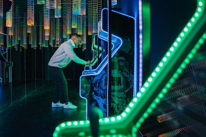 IKONO Berlin. Immersive Experience - Timing and Energy: Plan for an Hour, Not a Half-Day