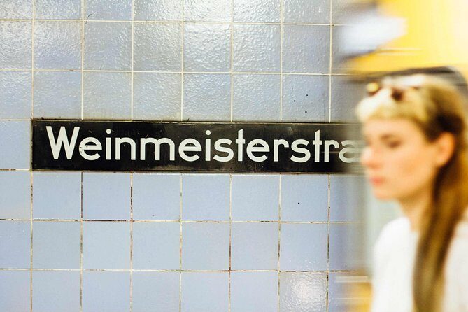 Kreuzberg Berlin: Off the Beaten Track PRIVATE Walking Tour - Getting started at Hackescher Markt and why the meeting point is useful