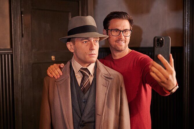 Madame Tussauds Berlin Admission Ticket - Berlin story zones: Golden 20s, the Wall, and TV worlds