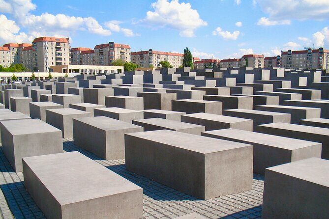 Private Berlin Walking Tour - A private Berlin walk that covers the city’s heavyweight memories
