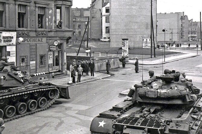Private Berlin Walking Tour - Checkpoint Charlie to Gendarmenmarkt: crossing points and grand civic life