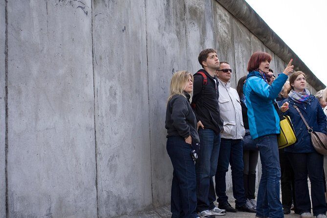 Private Cold War Berlin: Espionage, Berlin Wall, a Divided City - Tränenpalast (Palace of Tears): Border Crossings and Spy Tactics