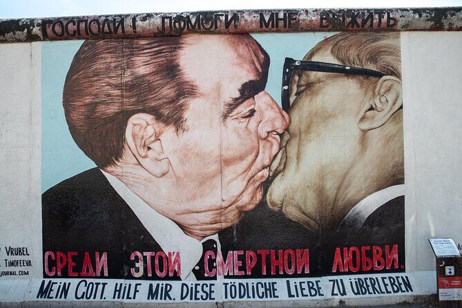 Private Cold War Berlin: Espionage, Berlin Wall, a Divided City - Getting There Smoothly: Pickup, Pace, and What to Expect