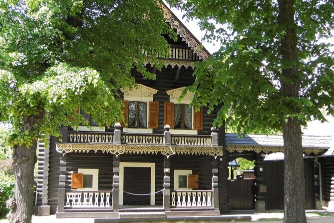 Private Day Tour of Wannsee and Potsdam from Berlin - Alexandrowka: a Russian-prisoner settlement you can actually see