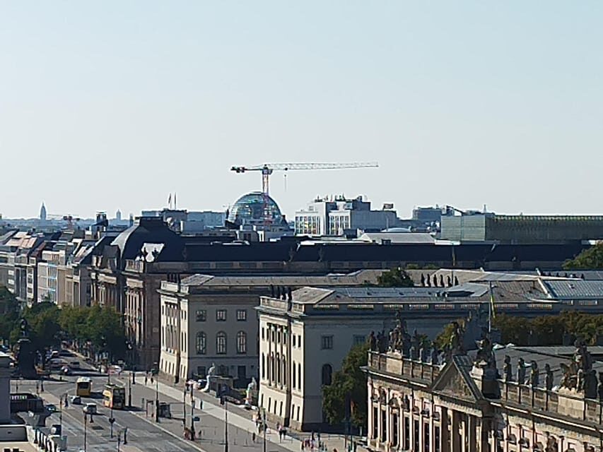 Private (Multi) Rickshaws with Pick-up Hotel - Itinerary walkthrough: pickup in Mitte to Unter den Linden photo time