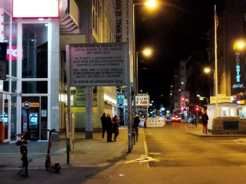 Private Rickshaw Taylor Made By Night Tour - How the pickup and return to Mitte affects your plans
