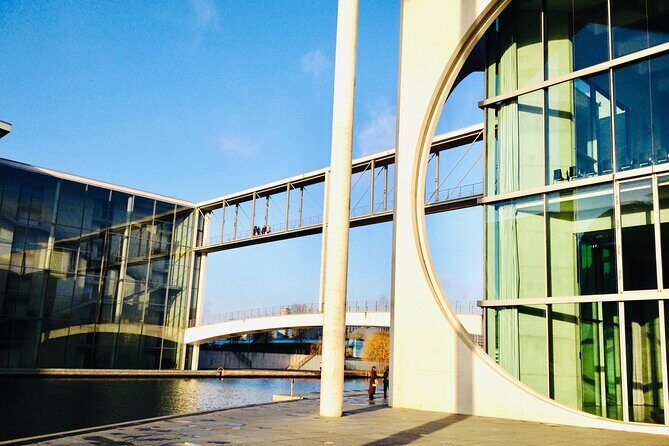 Private Taxi Tour of Berlin East and West and Neighbourhood approx. 4-6h - Parliament buildings and memorial spaces: how Berlin teaches without lectures