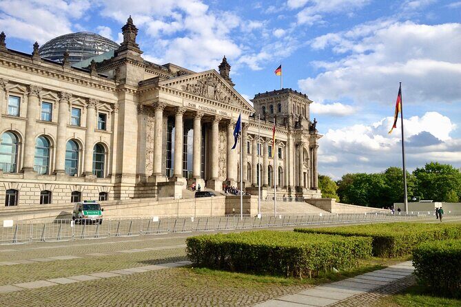 Private Taxi Tour of Berlin East and West and Neighbourhood approx. 4-6h - Gendarmenmarkt and the Jewish landmarks: beauty with painful context