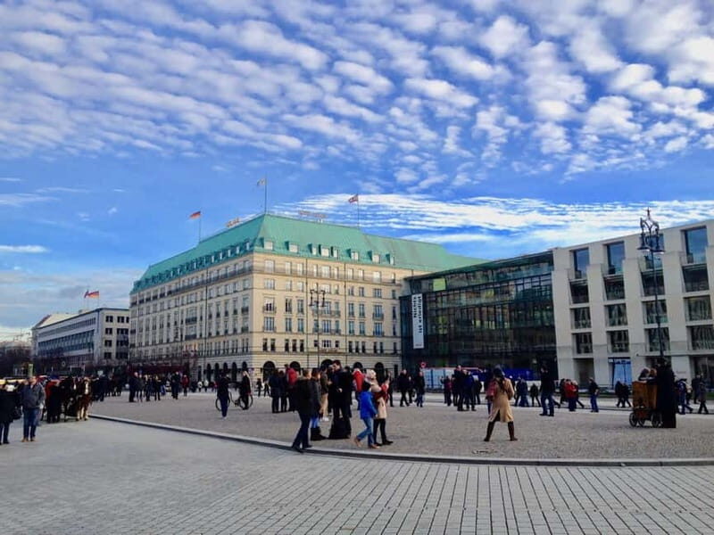 Private Taxi Tour through Berlin East and West and Kiez 4-6h - Reichstag, Holocaust Memorial, and the government triangle without the commute hassle