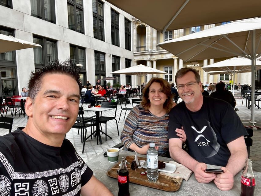 Private Taxi Tour through Berlin Extended & Relaxed ca 6-8h - How a private taxi changes the Berlin sightseeing game