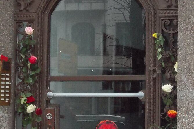 Private Tour of David Bowie's West-Berlin - The Dschungel location on Nürnberger Str.: nightlife in West Berlin, even after it’s gone