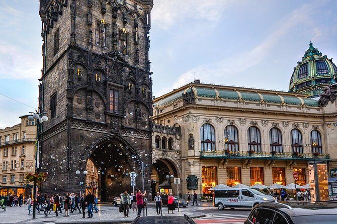 Private Transfer from Berlin to Prague, Hotel-to-hotel, English-speaking driver - Choosing the right vehicle size for suitcases (and sanity)
