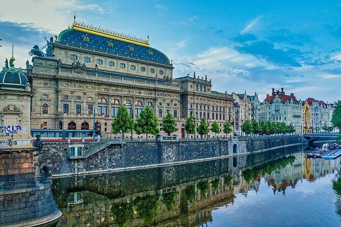 Private Transfer from Berlin to Prague with 4h of Sightseeing - Key things that matter on this Berlin to Prague transfer
