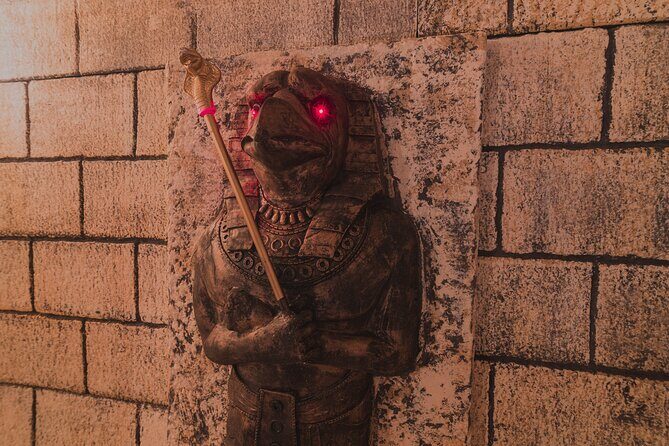 Private Tutankhamun's Tomb Live Escape Room in Berlin - Laserstar and the Tutankhamun Tomb setup
