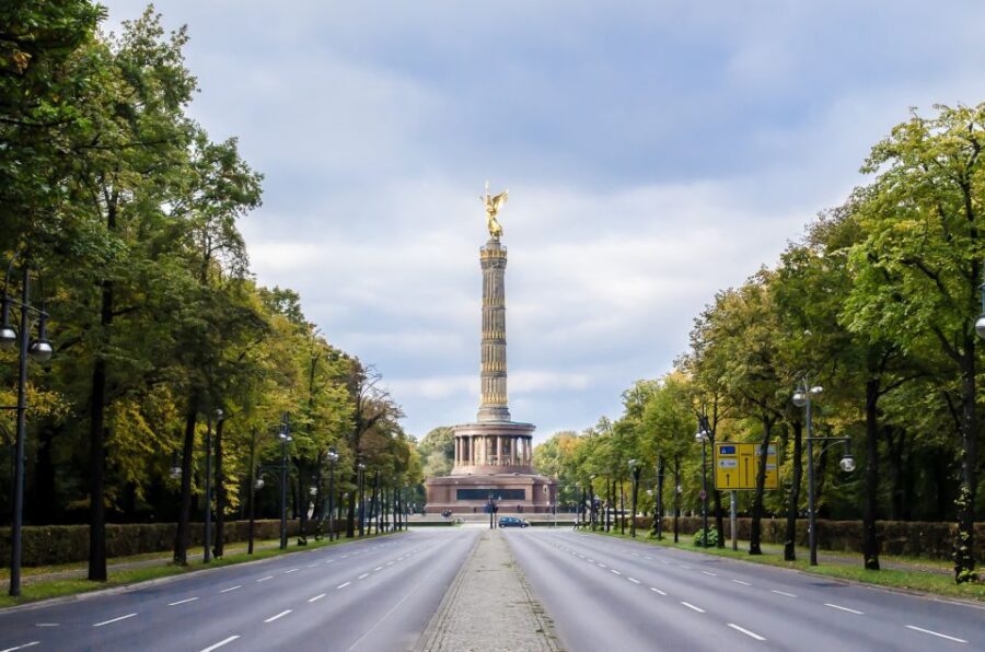 Queer Berlin Walking Tour - Guides, Questions, and Group Energy
