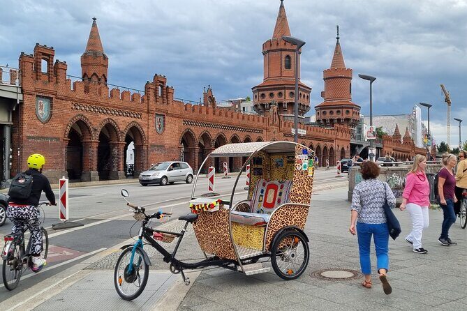 Romantic Berlin Rickshaw City and Photo Tour - incl. pick-up - Reichstag Building: major turning points, quick stop energy