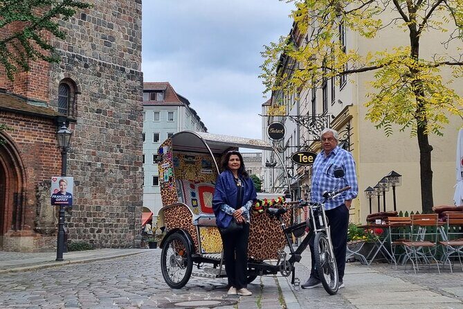 Romantic Berlin Rickshaw City and Photo Tour - incl. pick-up - Checkpoint Charlie, Friedrichstraße, and the Gendarmenmarkt trio