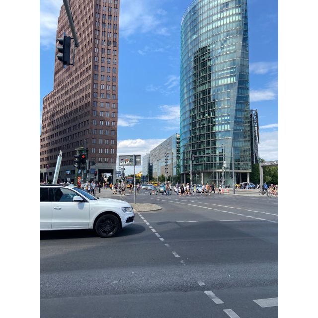 Rude Bastards Tour of Berlin - The Mid-Tour Break for Food and Beer