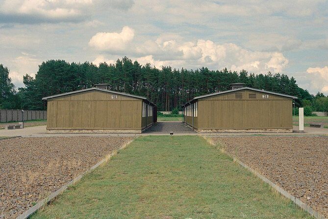 Sachsenhausen Concentration Camp - Tour in Italian - Why Sachsenhausen Memorial Works Best With a Group (In Italian)