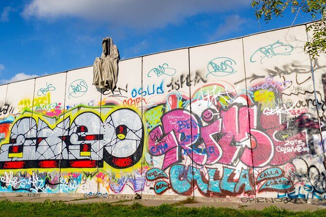 Self-Guided Audio Tour-The Fall of the wall: A light for humanity - Building Your Own Mini Itinerary Along the Way
