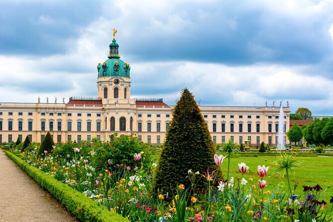 Skip-the-line Charlottenburg Palace Private Tour & Transfers - Inside Charlottenburg Old Palace: suites, art, chapel, and the Porcelain Cabinet