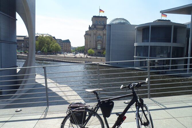 Small-Group Berlin Wall Bike Tour - Four hours on two wheels: how the pace and group size work
