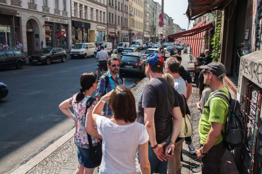 Small Group Tour: "Wild Kreuzberg" - Fontane-Apotheke and Görlitzer Park: From Train Station to Park Life