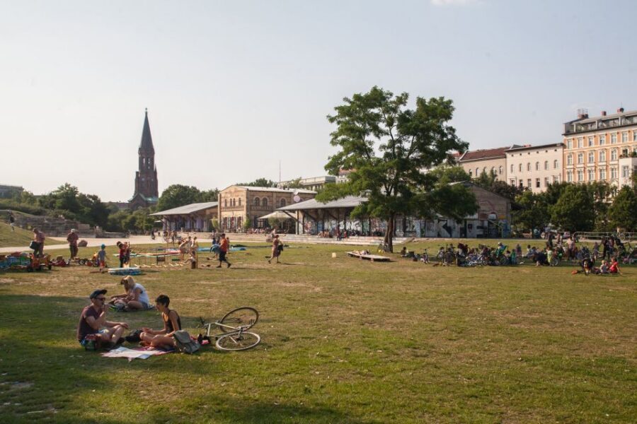 Small Group Tour: "Wild Kreuzberg" - Meeting at 137 Skalitzer Straße by Gold Exchange (And Finding Your Guide Fast)