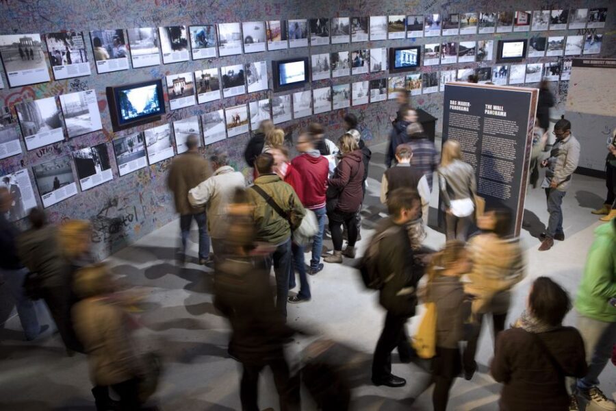 THE WALL: asisi Panorama Berlin Ticket - How the layout works: rooms, details, and a must-watch video