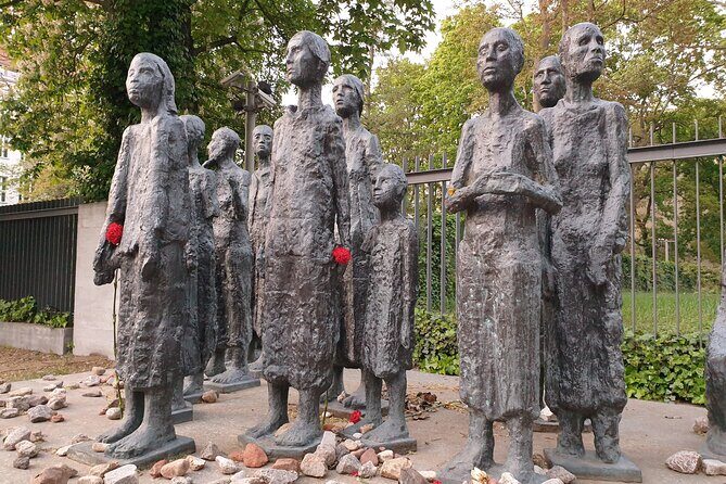Third Reich Berlin Walking Tour with a French-Speaking Guide - Stop 2: Anhalter Bahnhof and the start-point reality of deportations