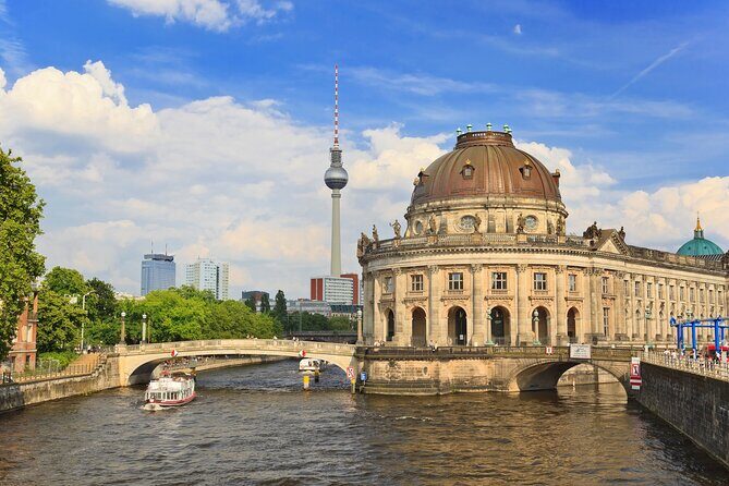 Third Reich Quest Experience in Berlin - Stop 1: Hausvogteiplatz and the Quest Kickoff