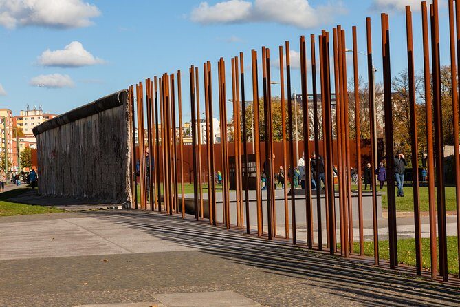 Wall Tour Berlin - Fates, Heroes & Love Stories - Why this Berlin Wall tour works in about two hours