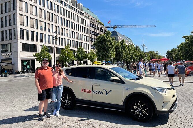 Welcome/Farewell SightseeingTaxi Tour +Transfer from/to the airport - Reichstag, the Chancellery Area, and How Parliament Actually Works