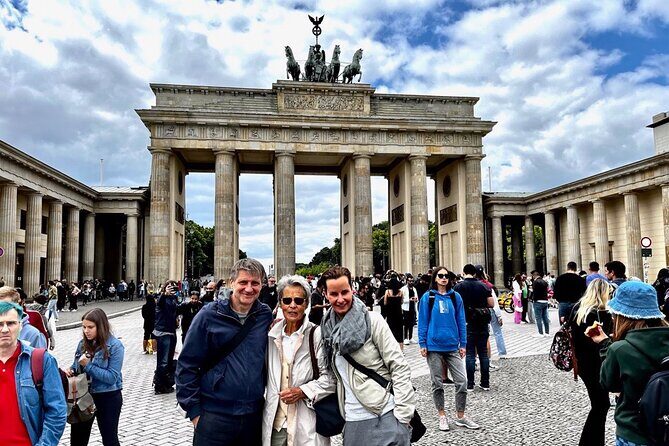 Welcome/Farewell SightseeingTaxi Tour +Transfer from/to the airport - Gendarmenmarkt to Unter den Linden: Theatrical Cathedrals and the Book-Burning Square